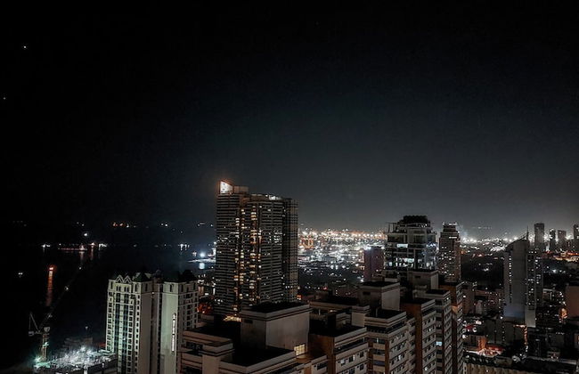 Budget Stay with Bay & City Lights View - Foto 16