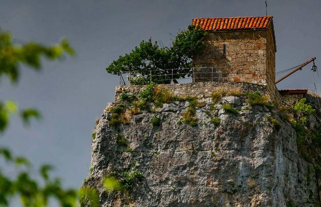 Katskhi & Chiatura Private Tour - Foto 1