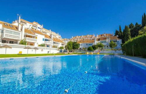 NEW penthouse with amazing views - Photo 1