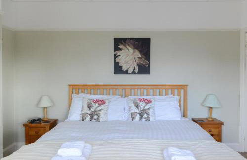 Riverside House - Photo 10