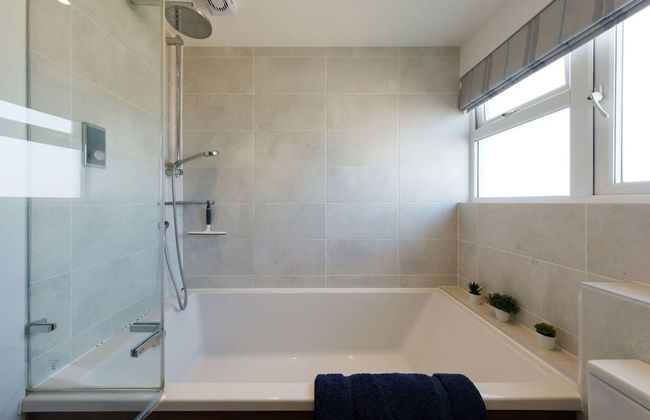 Coastal Retreat for 6 Close to Beaches - Photo 79