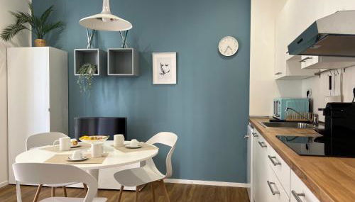 Blue Apartment - Airport 8 min - AC - Smart TV - Foto 3, stove