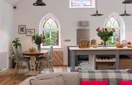 CHESTER'S ONLY TIN CHAPEL - UNIQUE, SPACIOUS 2 BEDROOMS, GARDEN AND FREE PARKING - Foto 7