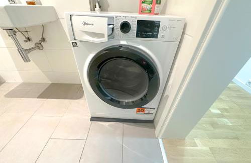 KATIES Apartments bei Regensburg - 3 Zimmer, 6 Personen, Infrarot-Sauna, Disney Plus, Balkon, Grill & Parkplatz - Foto 22