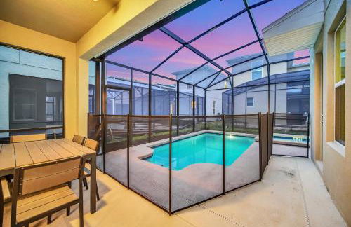 5BR Family Haven Near Disney with Private Pool - Foto 17