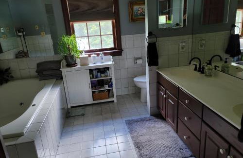 Large Home with Pool & 7 bedrooms; sleeps 21 - Foto 26