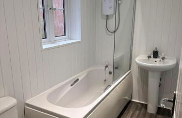 Rushden HUGE 6 Bed house with driveway - Foto 7