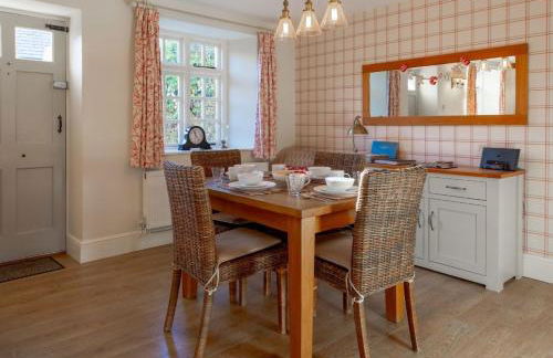 Jasmine Cottage - 2 Bedroom in Heart of Bourton! - Photo 70