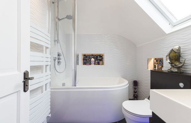 JOIVY Dazzling 2BR flat near by East Putney station - Foto 8