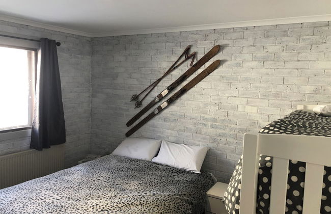 1 Bedroom Lawlers 24 - Photo 2