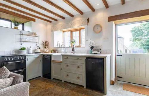 The Little Barn at Roache House Farm - Photo 9