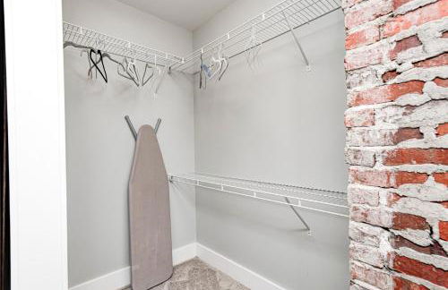 Indy Getaway - 5BR - Sleeps 16 - Arcade games - Perfect for families and groups - Foto 47