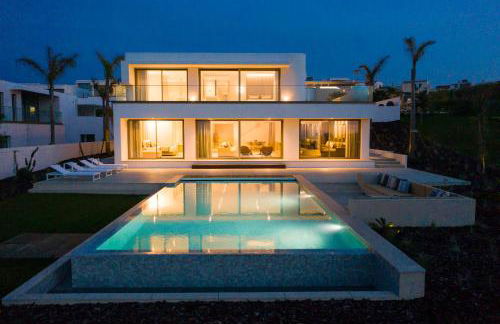 Peralta Beach - Award Winning Exquisite Dream Villa with Infinity Pool - Foto 1