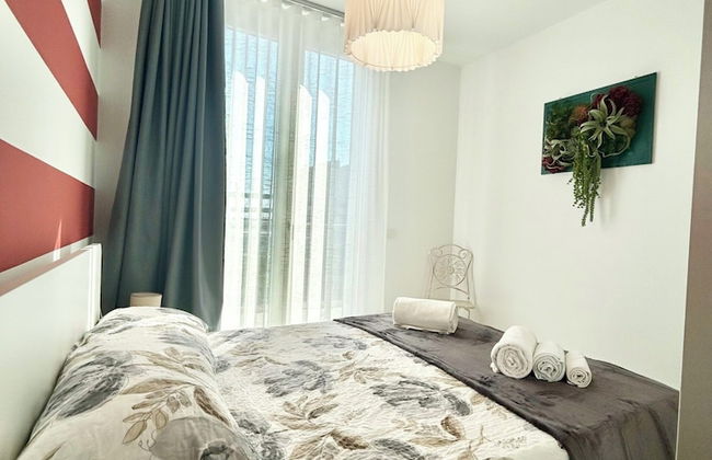 Golden Hour Retreat Lagoon View Villa With Pool - Photo 7