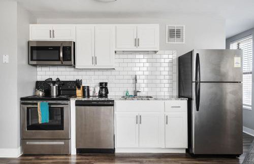 Modern Mass Ave 1BR Apartment with Kitchen - Foto 37