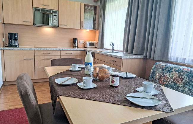 2 bedroom Apartment in Mayrhofen with garden - Photo 3