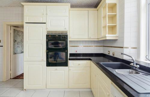 Beautiful 'Mayfield' Villa with private pool! - Foto 32