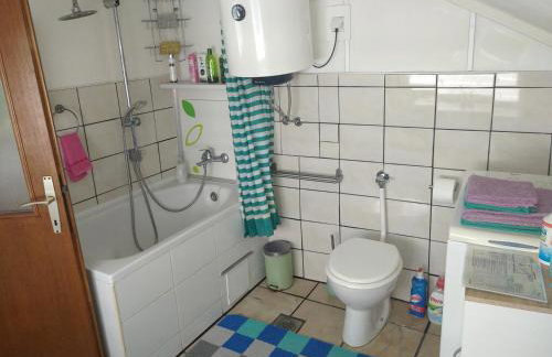 APARTMENT " Studio Green " free parking, self check-in - Foto 79