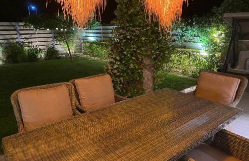 Villa ELi - Luxury Nature Getaway - Strategically located for Beach Exploration - Onsite Power for Electric Vehicle - Foto 51