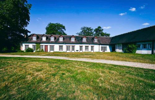 La Breteche-Le château et les dépendances - Photo 26