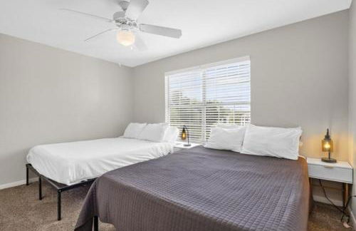 2BR Spacious Getaway Near Dwntown, Pool, UT Austin - Foto 27
