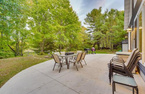 Waterfront Webster Cabin with Dock on Warner Lake! - Foto 28