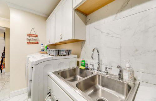 Secluded Newport Getaway with Fire Pit and Grill! - Foto 9