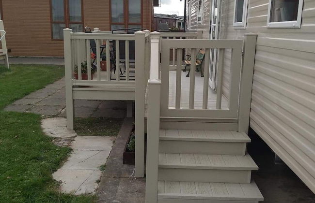 2 Bedroom 6 Berth Caravan With Decking - Foto 17