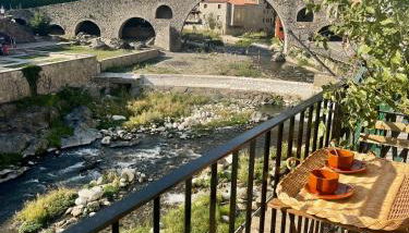 Apartamento colgante al río con vistas al puente - Photo 2