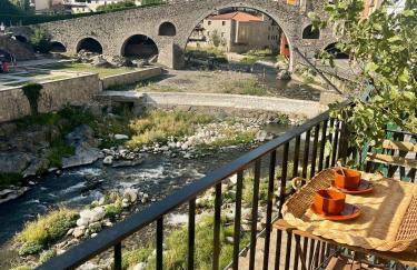 Apartamento colgante al río con vistas al puente - Photo 2