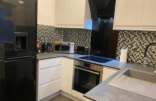 Spacious 3 bedroom House in Sheffield - Photo 16