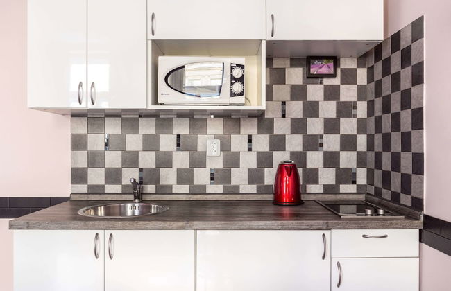 Royal Court Apartments - Photo 38