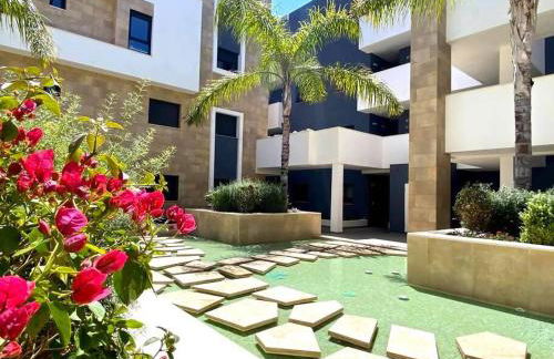 Lujoso Ático en Flamenca Village! - Photo 36