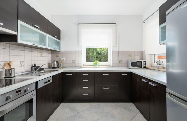 Charming Holiday Home With Pool and sea View - Foto 5