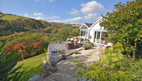 Beach Front House with Stunning Sea Views and Free Parking - Foto 4