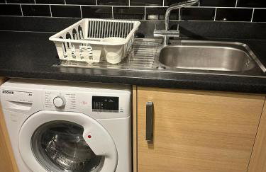 Lakeside apartment with FREE parking / M25 - Photo 10