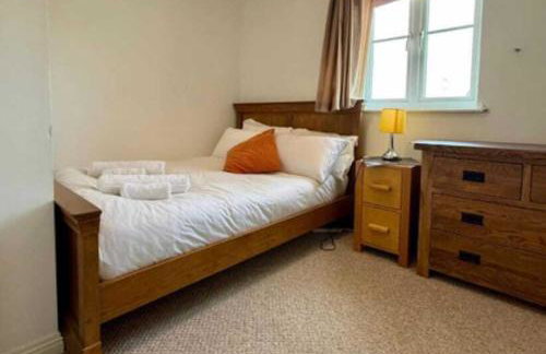 Gt. Marlow TownHouse- Families, Pets & Contractors - Photo 6