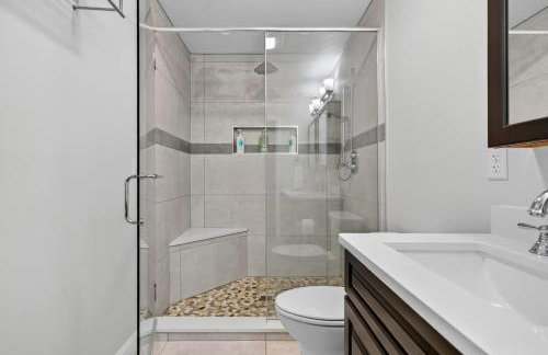 Family Mountain Escape w Private Suite Modern Comforts - Foto 39