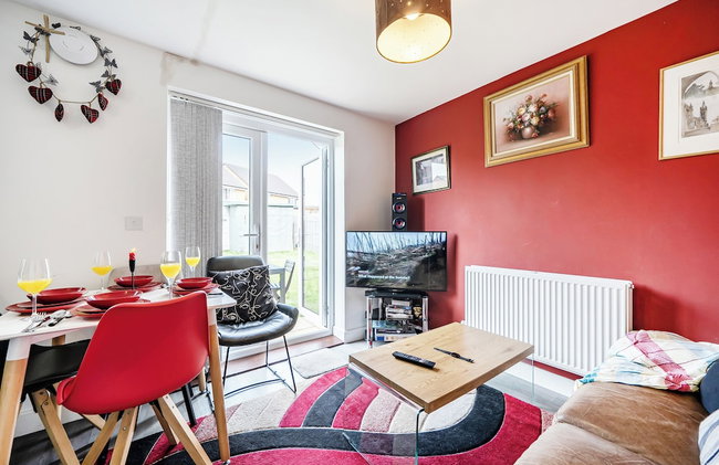 Cozy 4 Bedroom Home in Walsall, Free Parking, EVC, WIFI, 30 days 10 percent off - Foto 18