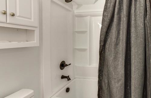 Tullahoma Whiskey Trail Base with Yard and Fire Pit - Foto 19