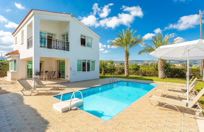 Villa Iliada Large Private Pool Walk to Beach A C Wifi Car Not Required - 2143 - Foto 9