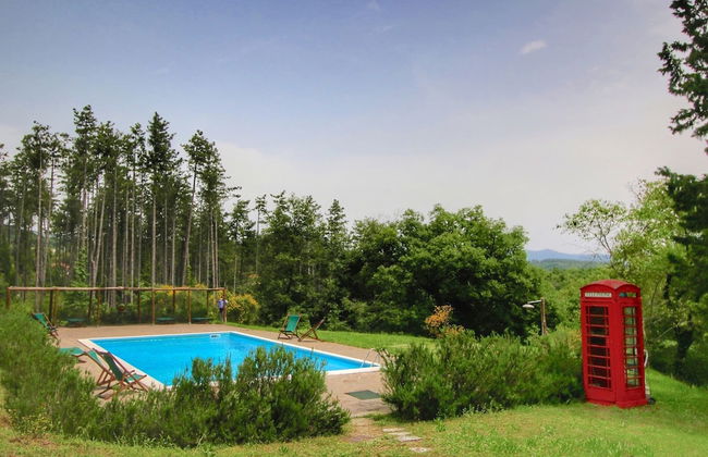 Cottage With Swimming Pool - Photo 16