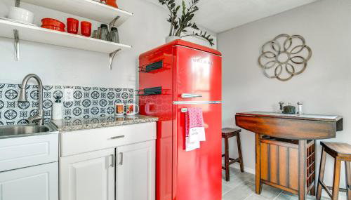 Apt 1 Mi to Riverfront in Titusville with Patio - Foto 2