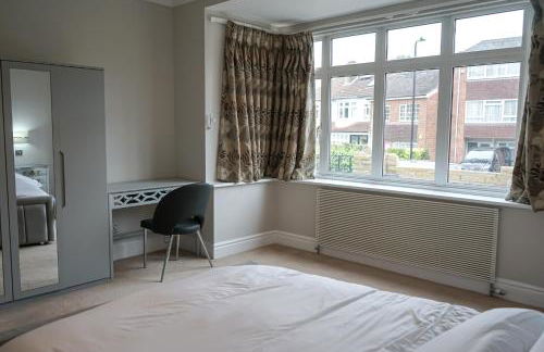 Luxury 5 Star apartments, Parking, Garden, near Metro Stations 10-15mins to London - Foto 8