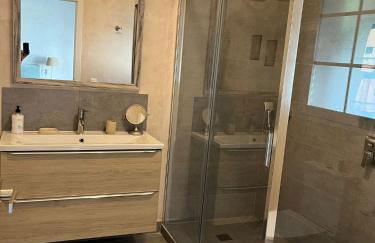 Chalet Ciudad Ducal con piscina y jardin - Foto 21