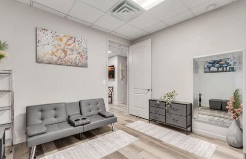 Stylish and Prestigious - 2 Bed 2 Bath On The Avenue - Foto 19