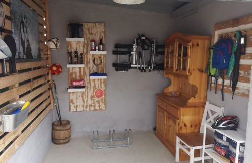 Pauls Hexenhaus Wohnung Hexe mit Fahrrad Garage und Innenhof für Motorräder - Foto 20