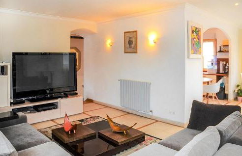 3 Bedroom Awesome Apartment In Autun - Foto 3