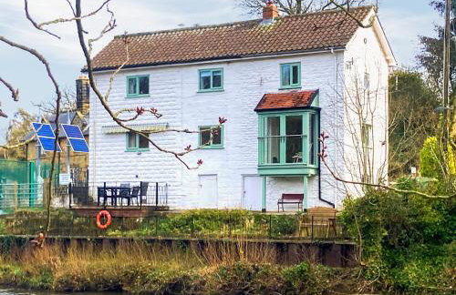 Chainbridge Cottage - Photo 1