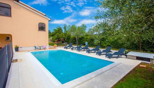 Three-Bedroom Apartment Mir with Private Infinity Pool - Foto 4
